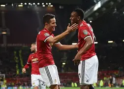 包含冲刺阶段曼联调整名单以备德国杯，伤情更新环节打磨，更衣室稳定，资深球员宣示担当的词条